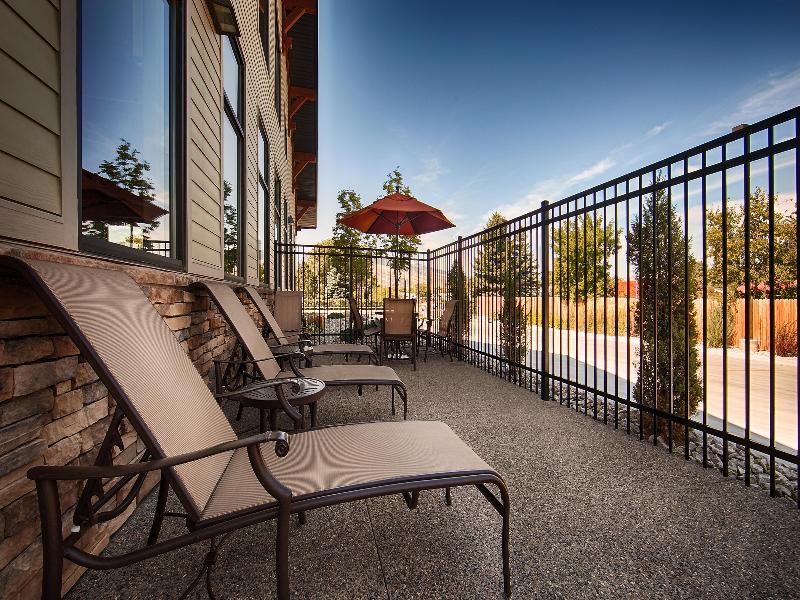 Best Western Premier Ivy Inn & Suites Коди Экстерьер фото