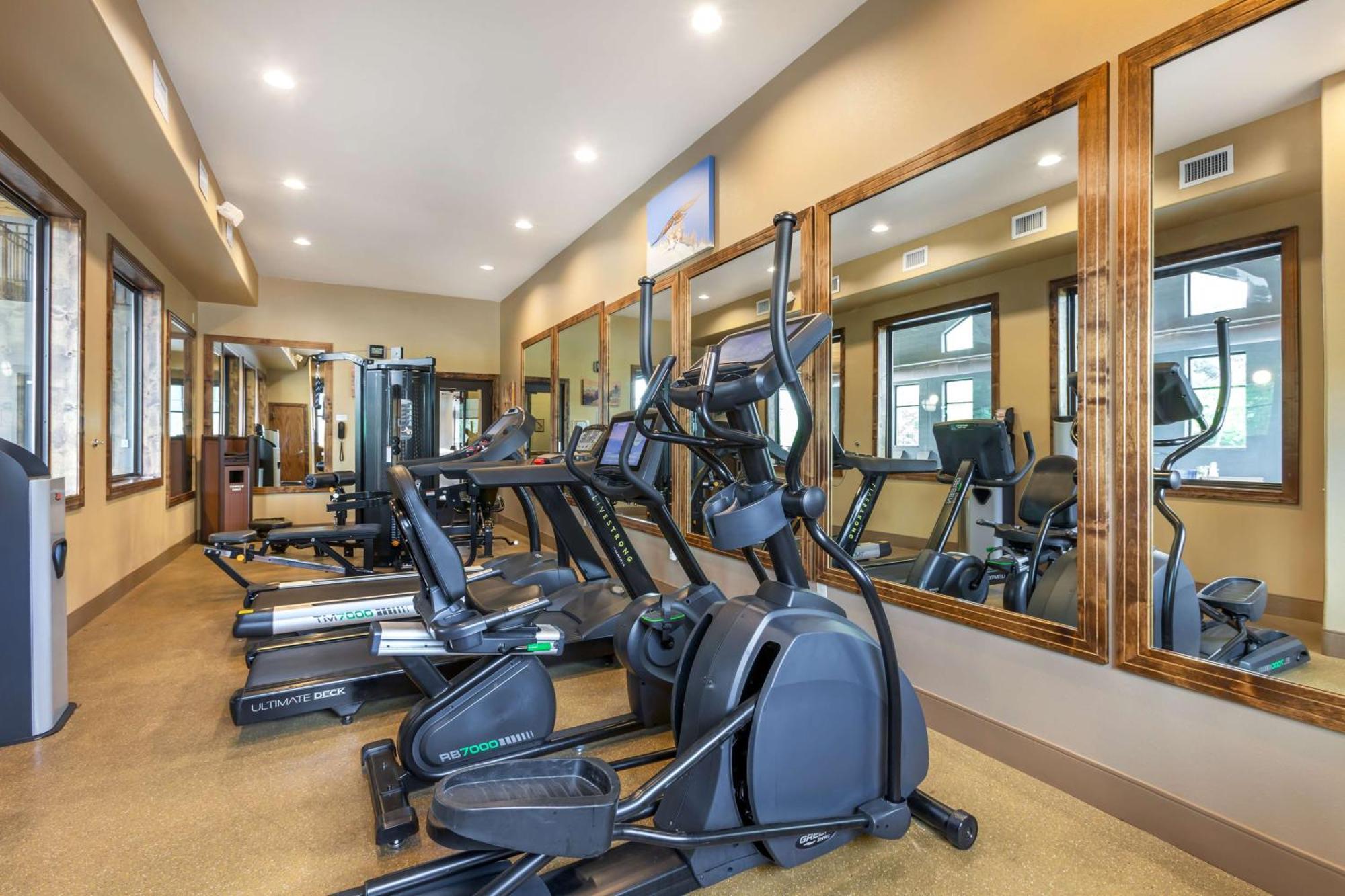 Best Western Premier Ivy Inn & Suites Коди Экстерьер фото