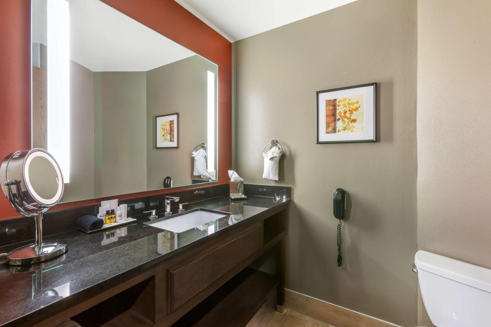 Best Western Premier Ivy Inn & Suites Коди Экстерьер фото