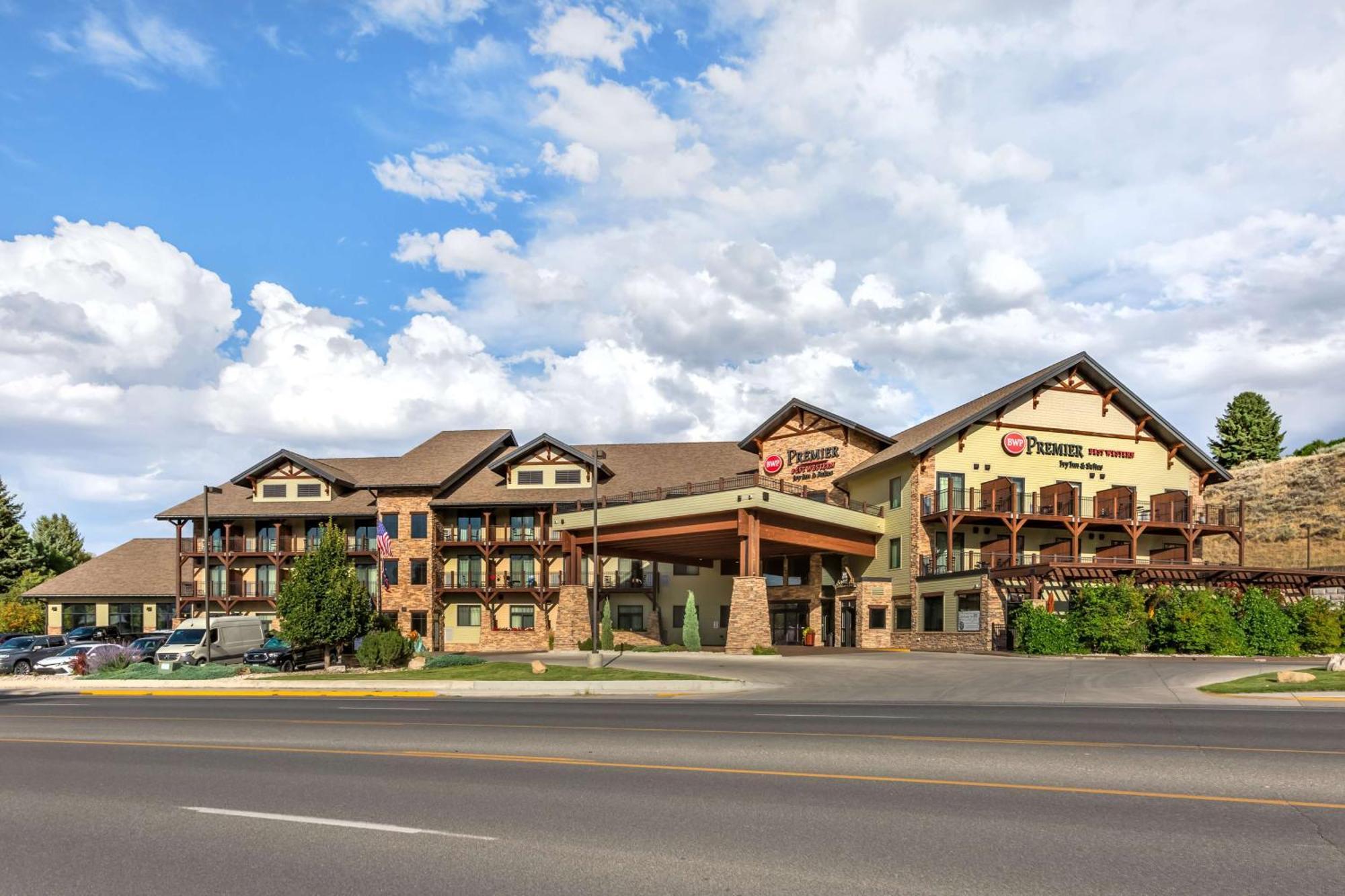 Best Western Premier Ivy Inn & Suites Коди Экстерьер фото