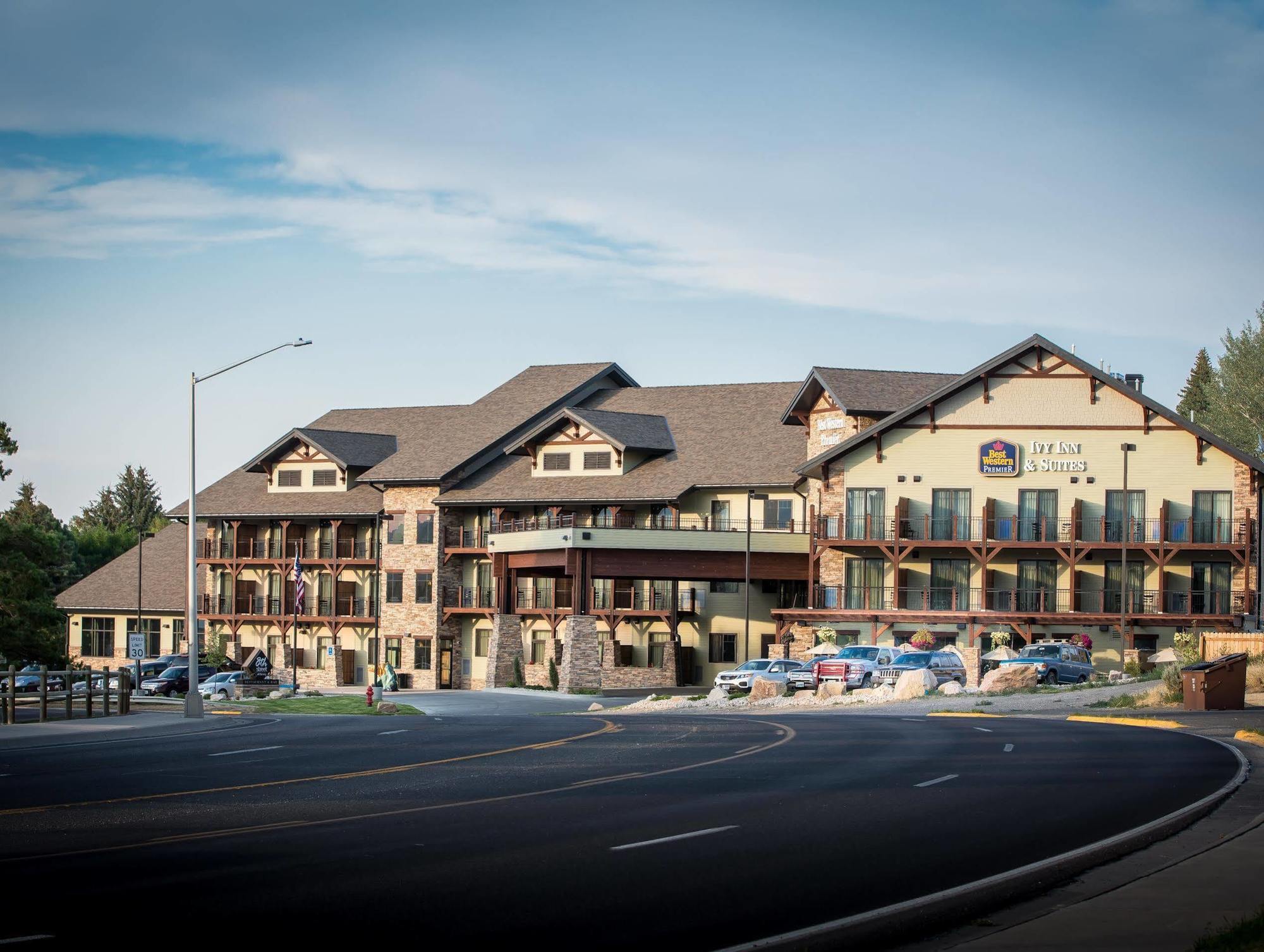 Best Western Premier Ivy Inn & Suites Коди Экстерьер фото